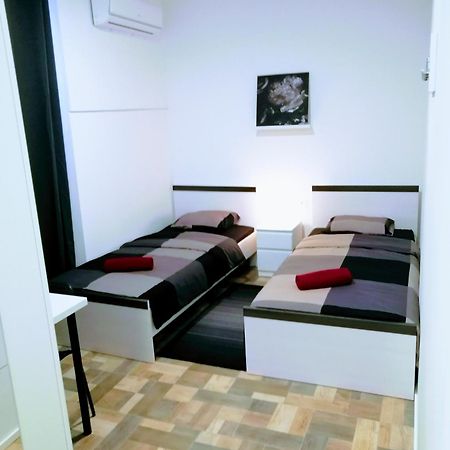 Zpula Center Studio Apartments Exteriör bild