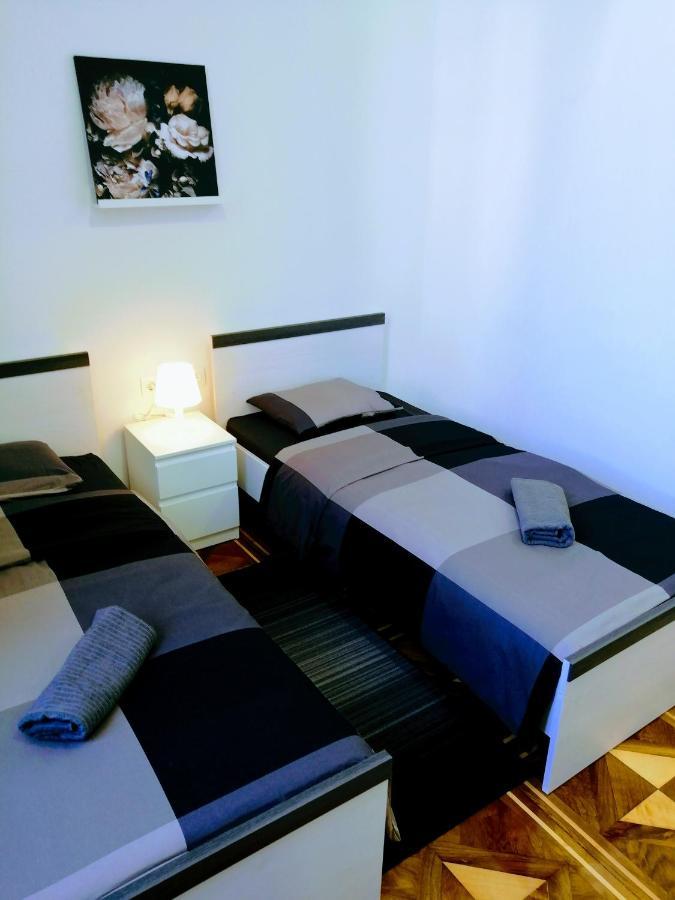 Zpula Center Studio Apartments Exteriör bild