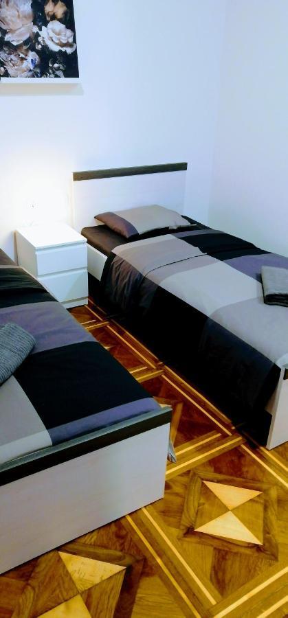 Zpula Center Studio Apartments Exteriör bild