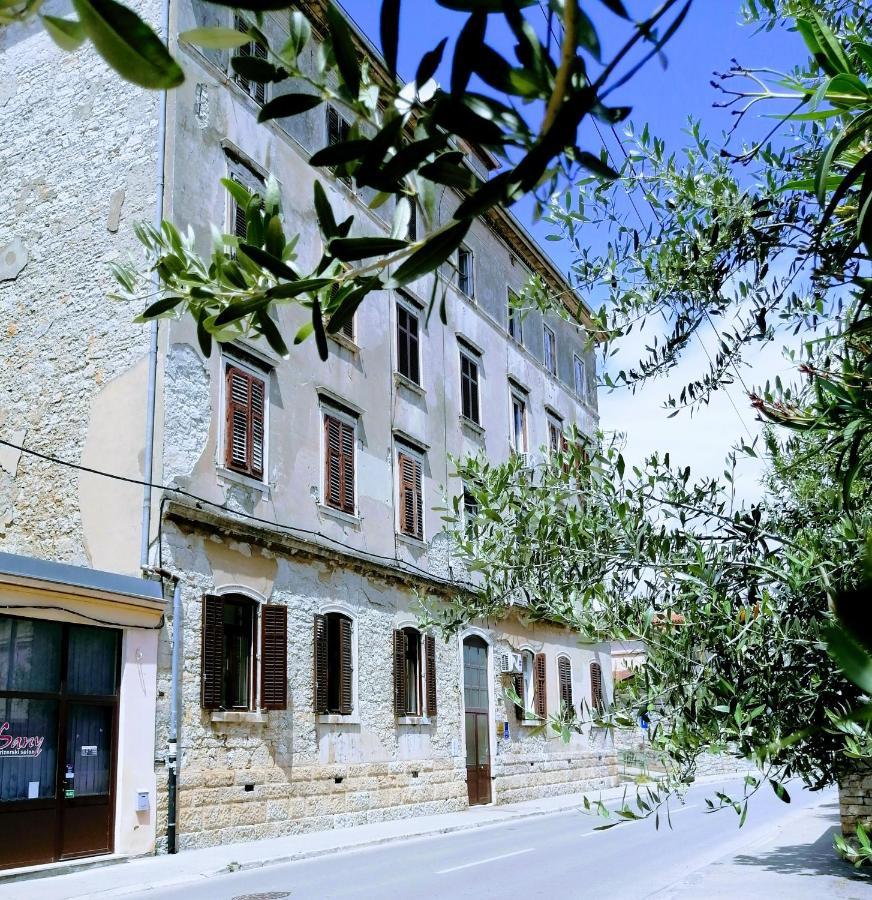 Zpula Center Studio Apartments Exteriör bild