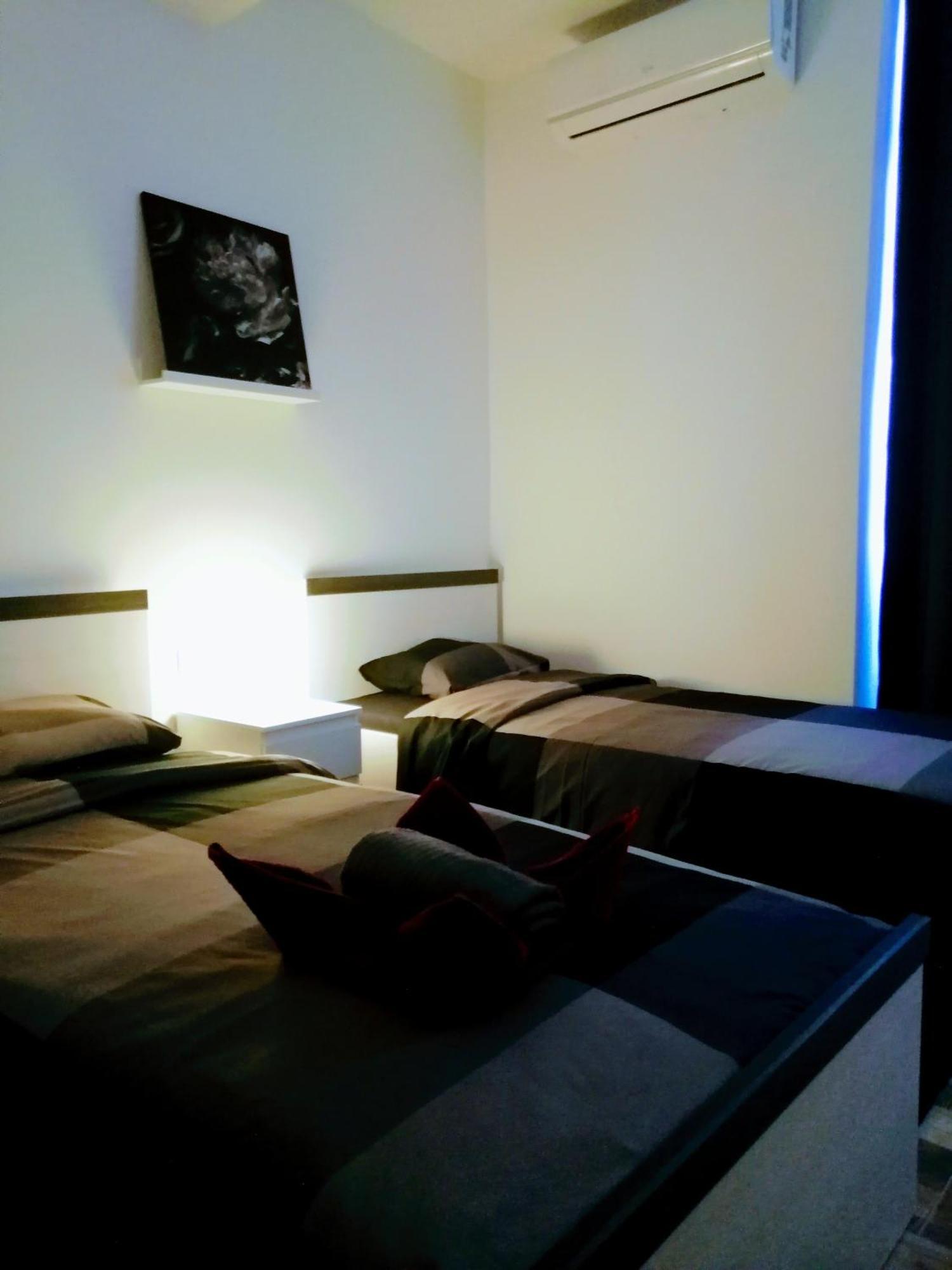 Zpula Center Studio Apartments Exteriör bild